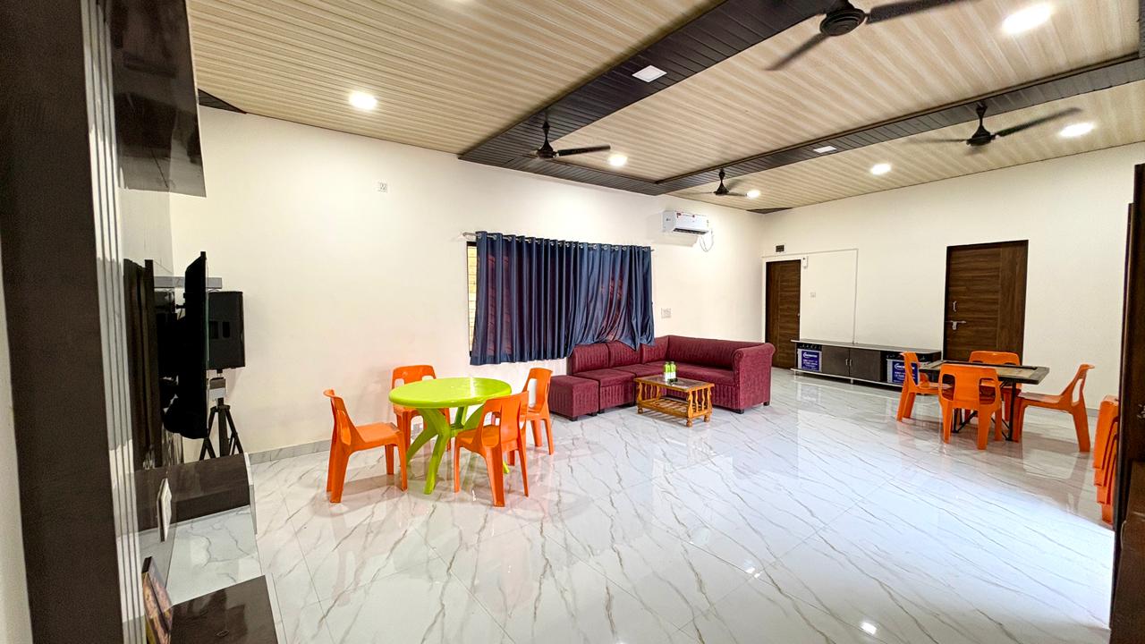 Spacious air-conditioned living hall